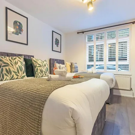 Fulham Serviced Apartment, Sleeps 6 Wifi Parking London Exterior photo